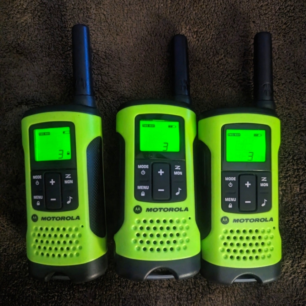 MOTOROLATalkabout T600 Rechargeable Waterproof 2-Way Radio, Green (3-pack)